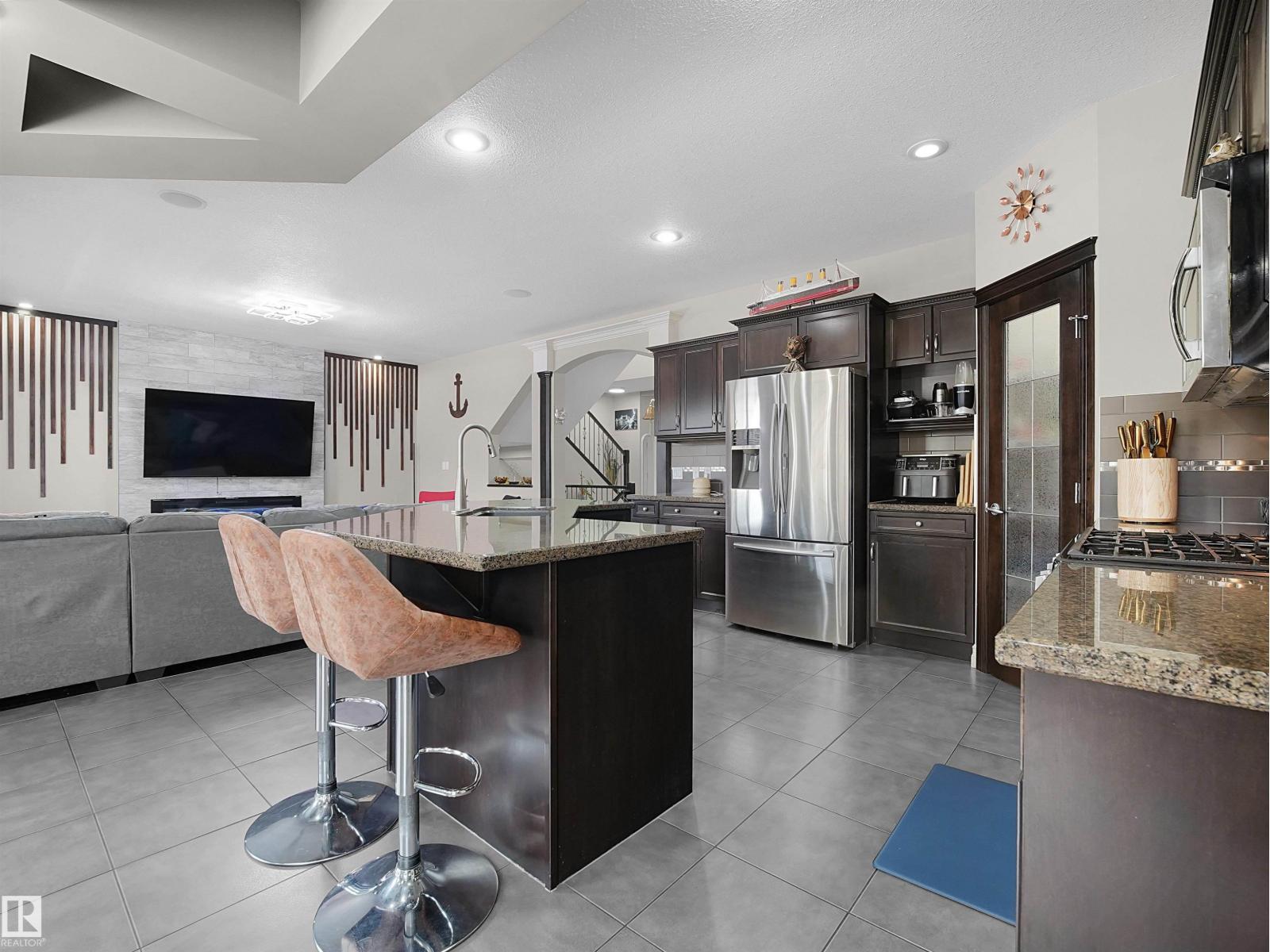 2422 WARRY PL SW, Edmonton