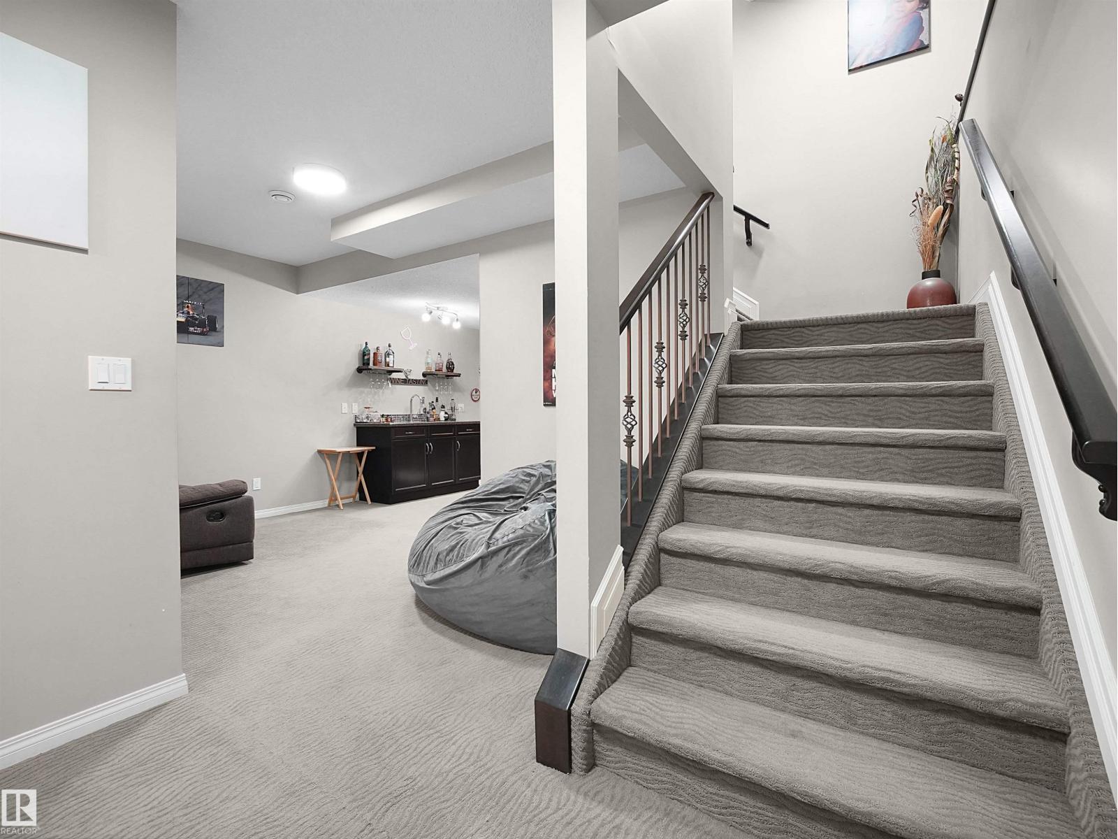 2422 WARRY PL SW, Edmonton