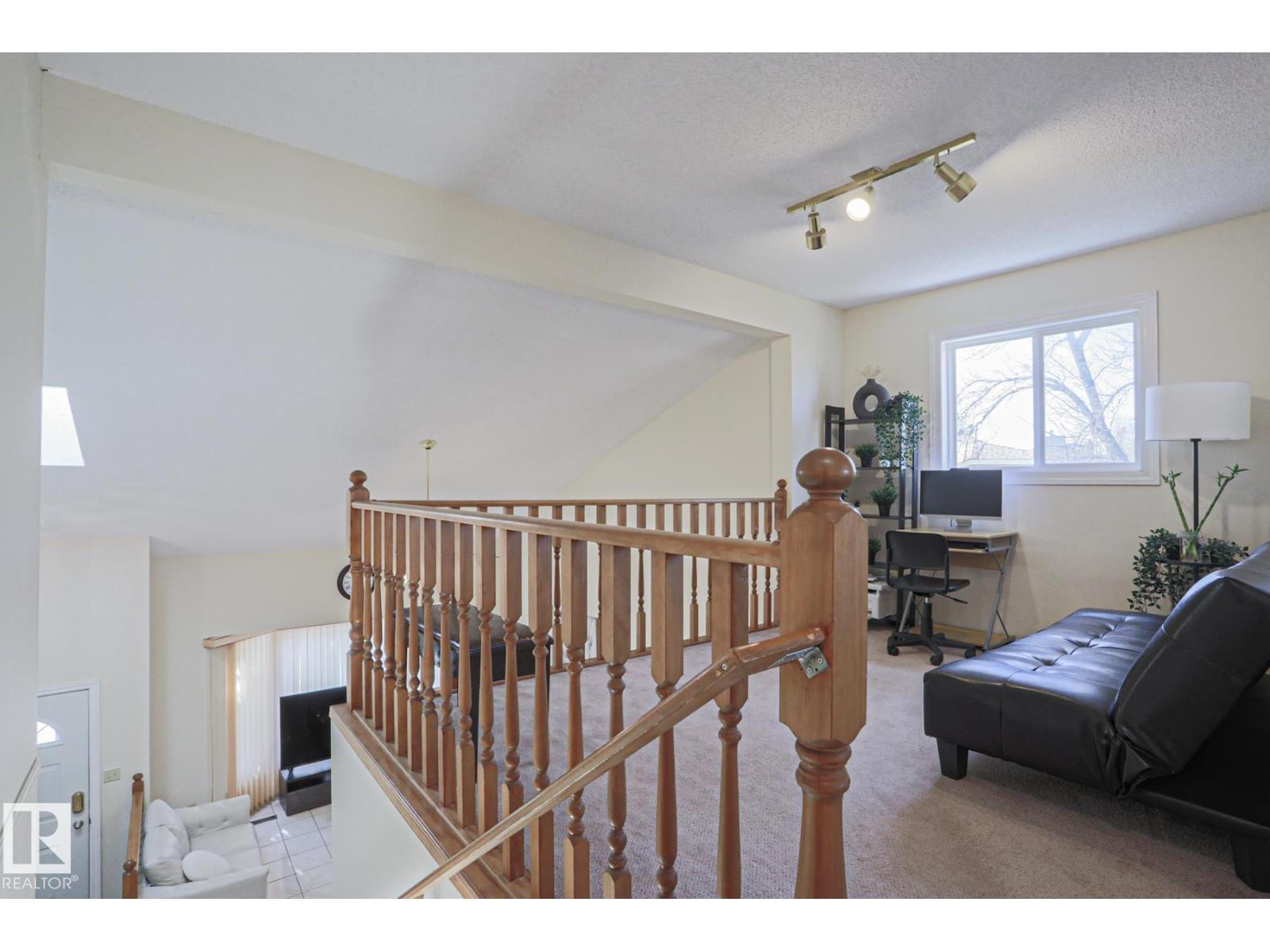 2433 89 ST NW, Edmonton