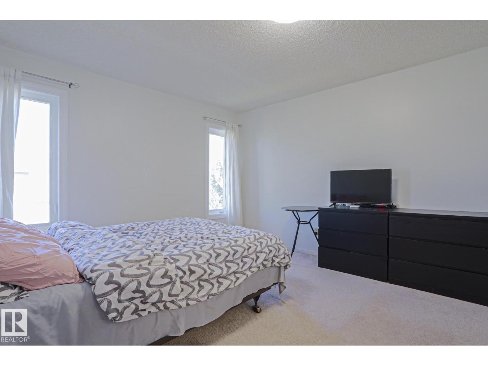 2433 89 ST NW, Edmonton