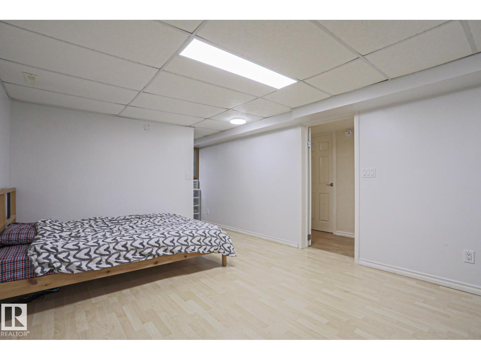 2433 89 ST NW, Edmonton