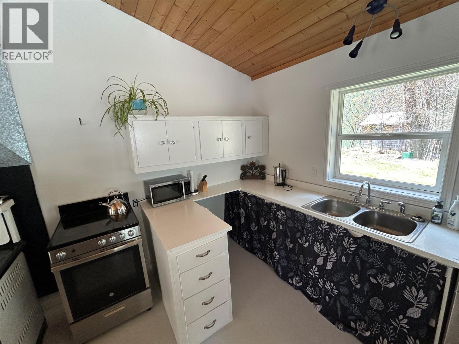 5648 Lazy Lake Road - 25
