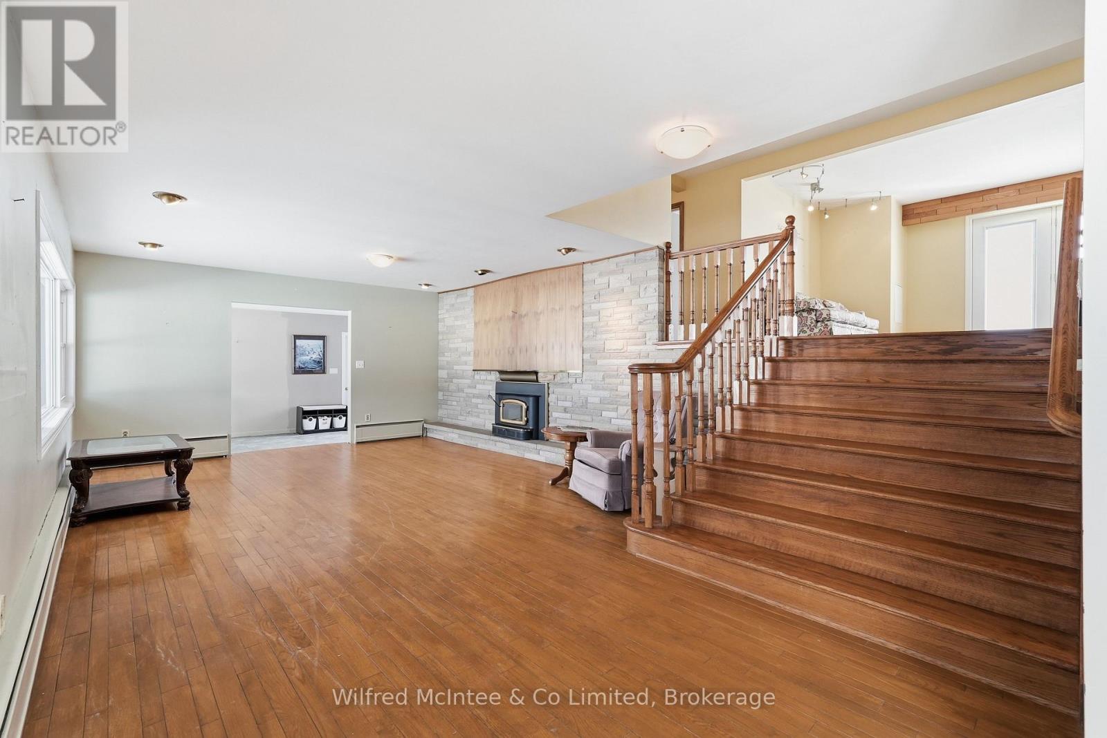 1773 BRUCE ROAD 10 - 12