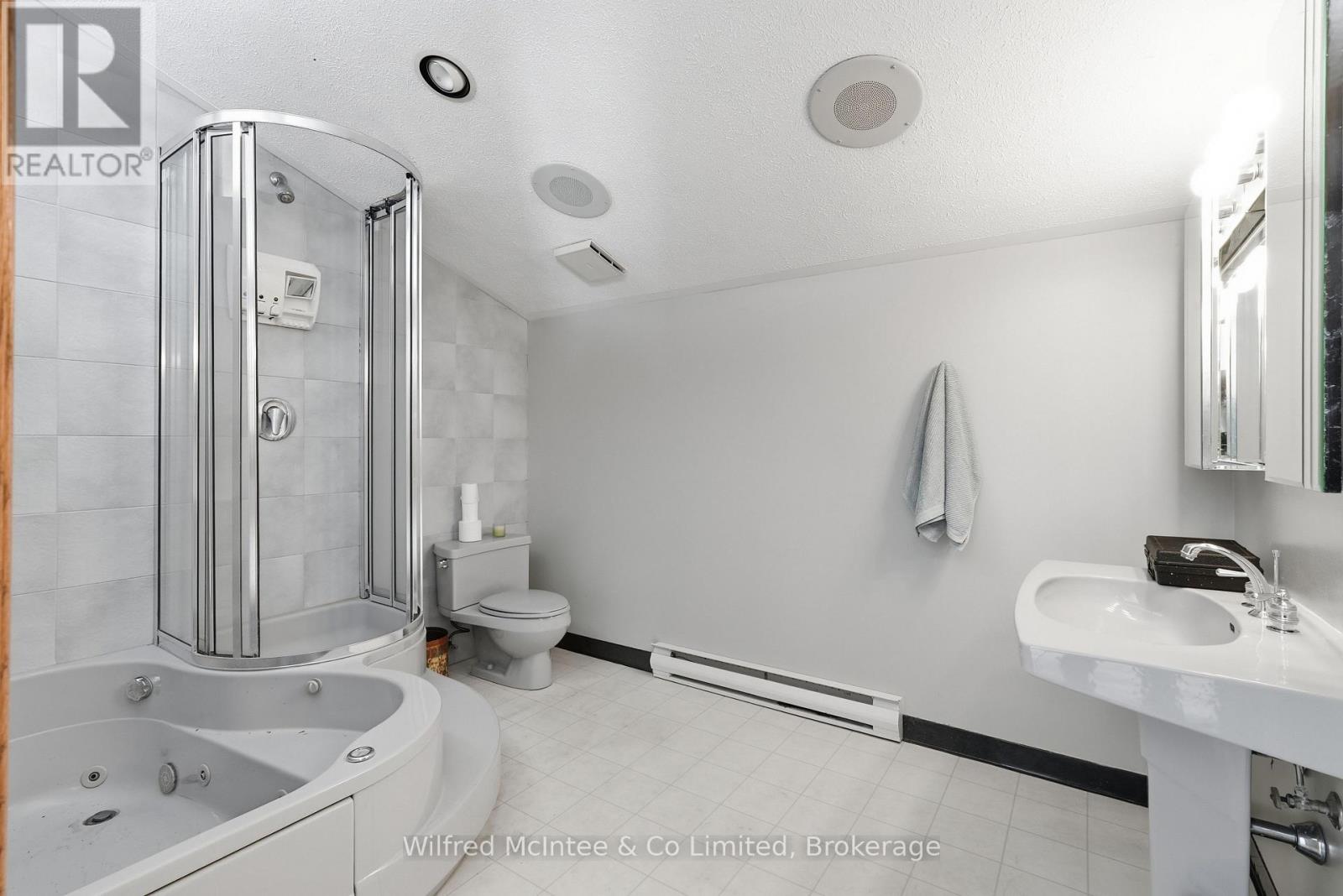 1773 BRUCE ROAD 10 - 22