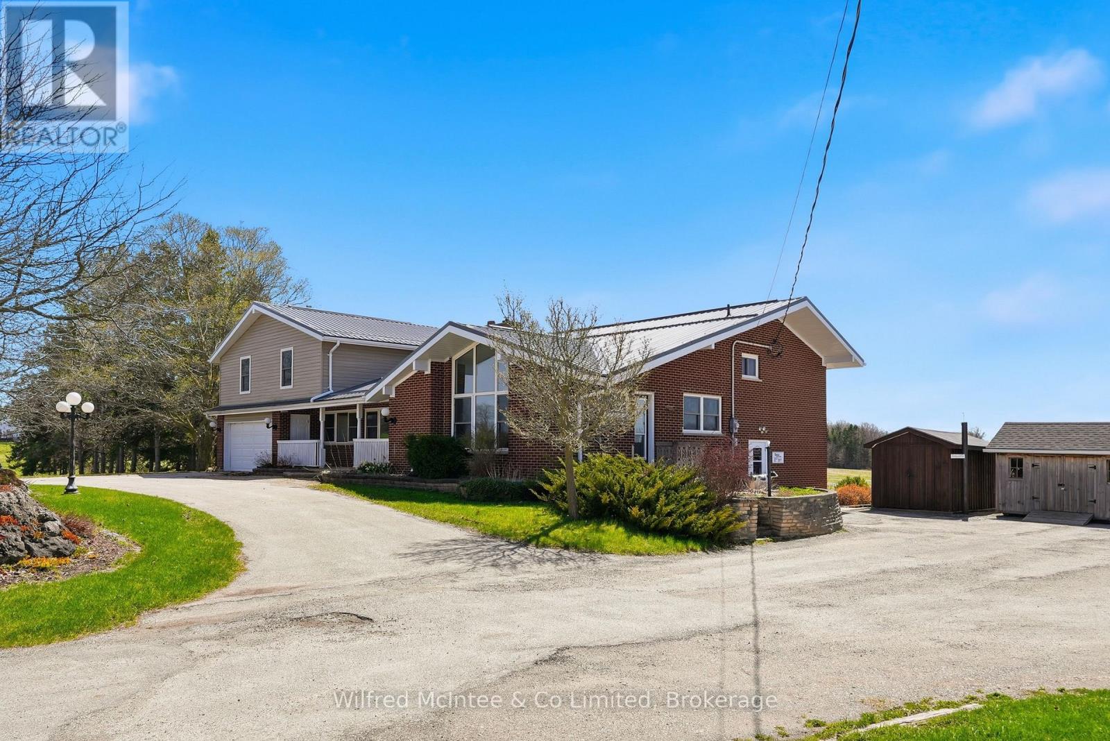 1773 BRUCE ROAD 10 - 34