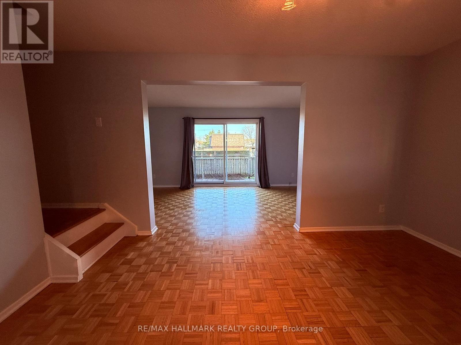 2912 FAIRLEA CRESCENT - 4