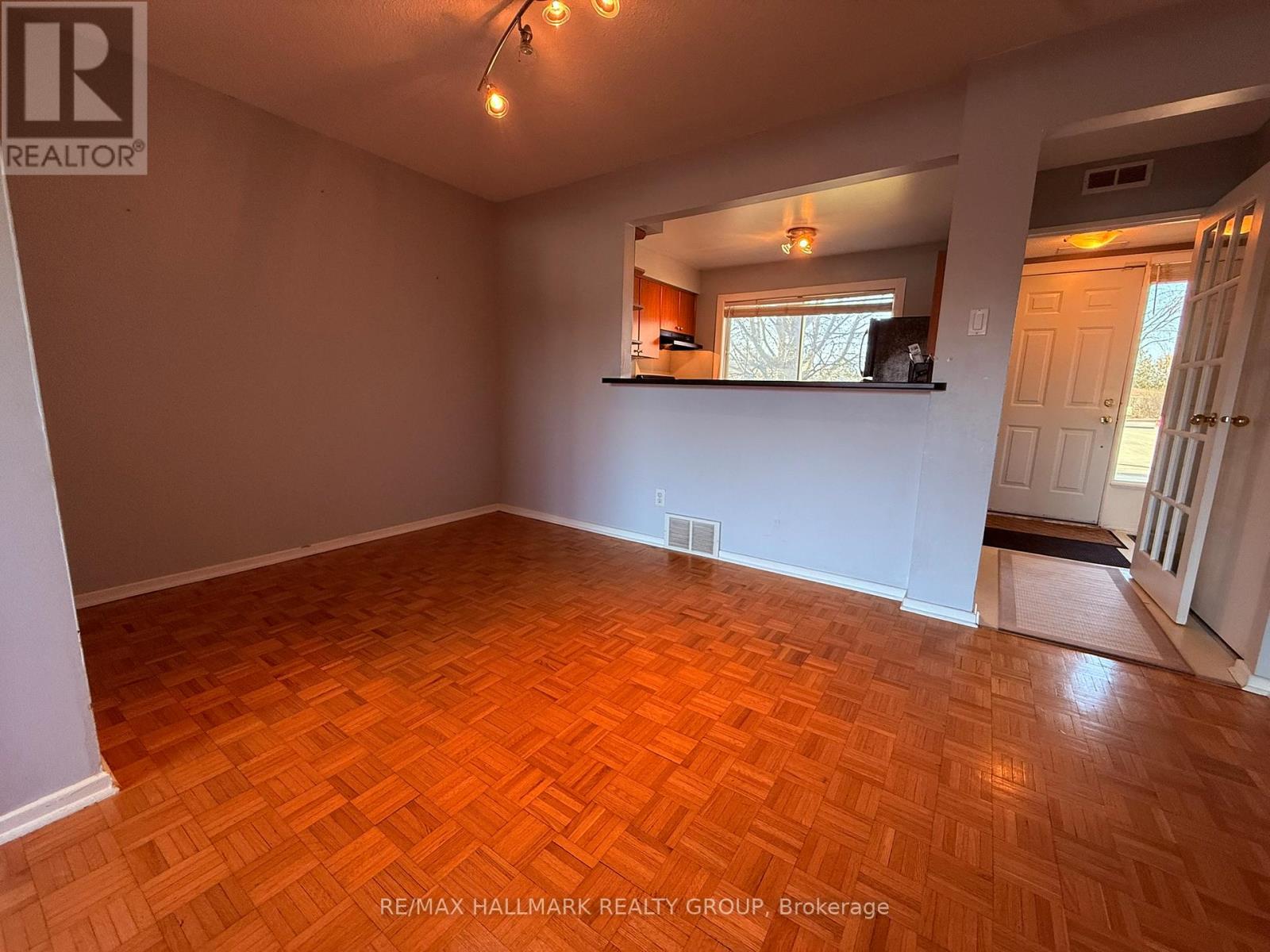 2912 FAIRLEA CRESCENT - 5