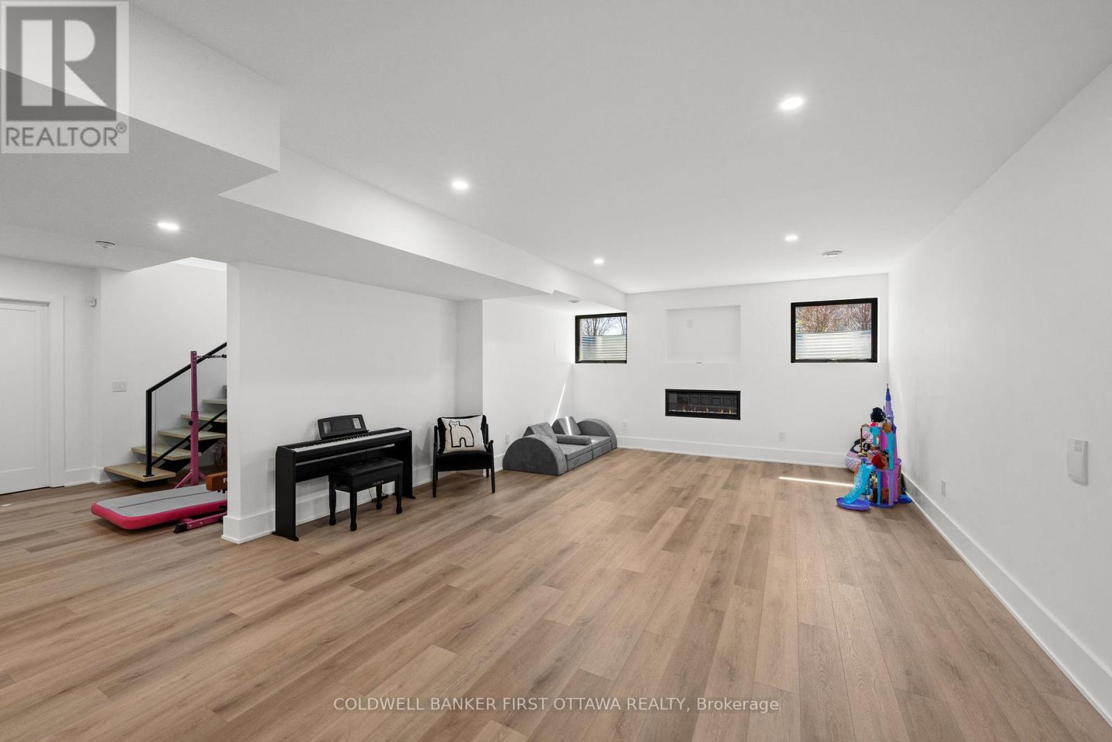781 MCMANUS AVENUE - 41