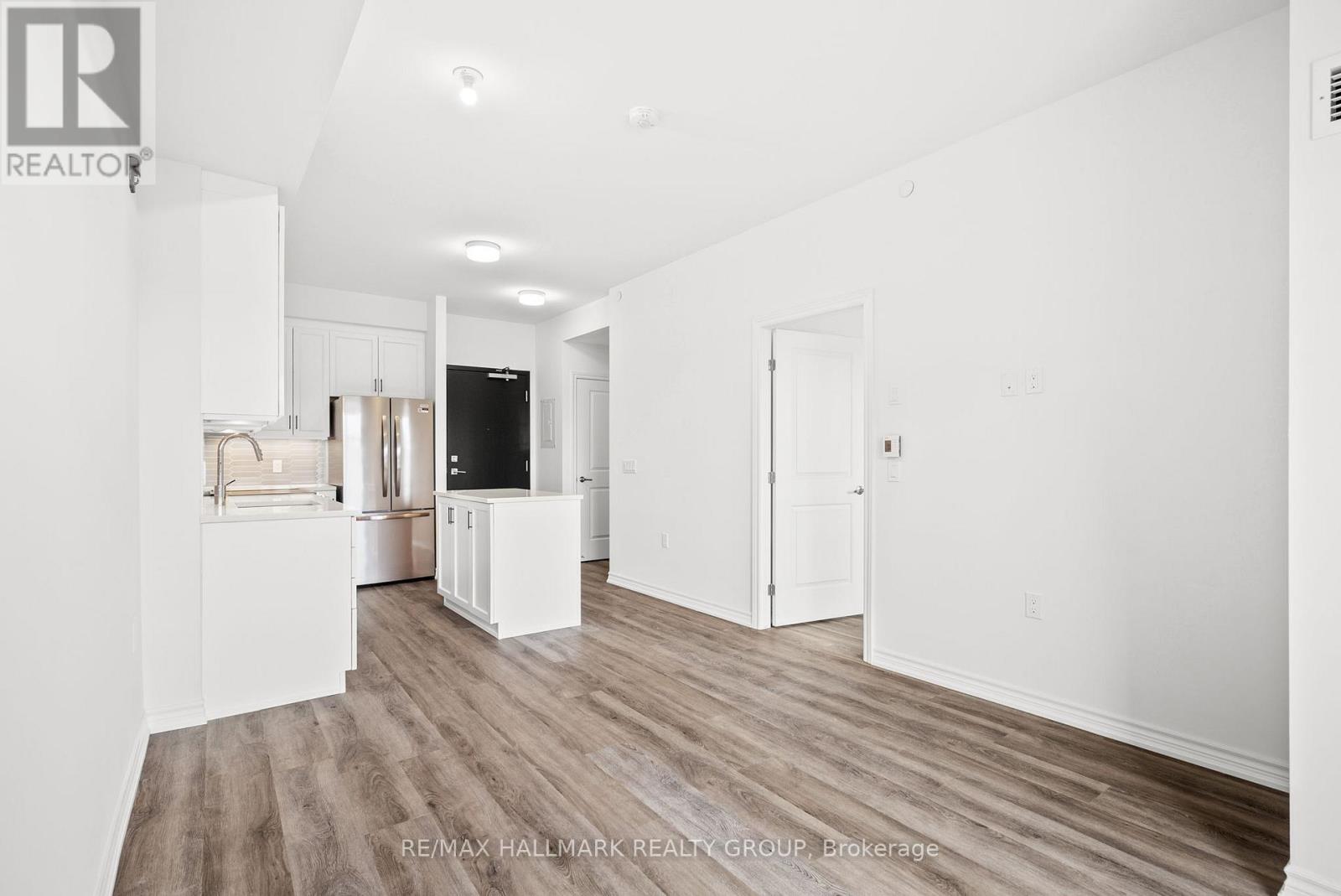 #218 1350 HEMLOCK ROAD - 11