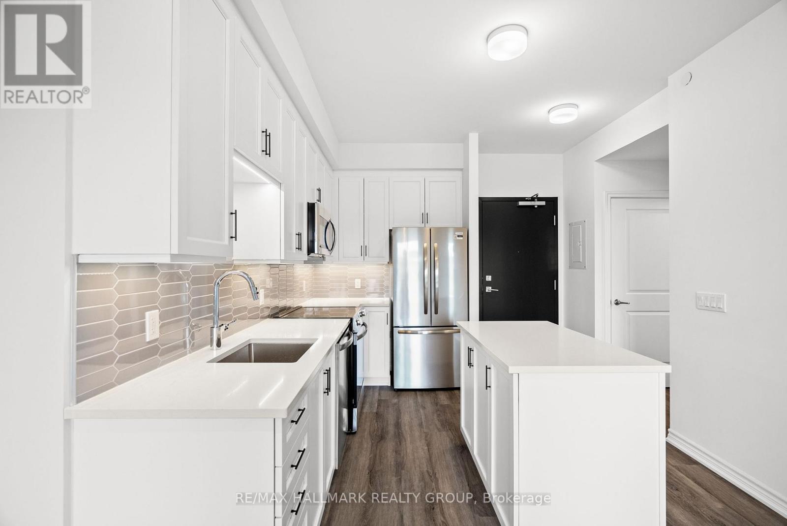 #218 1350 HEMLOCK ROAD - 14