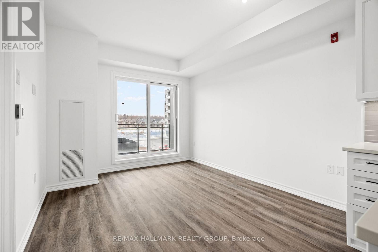 #218 1350 HEMLOCK ROAD - 19