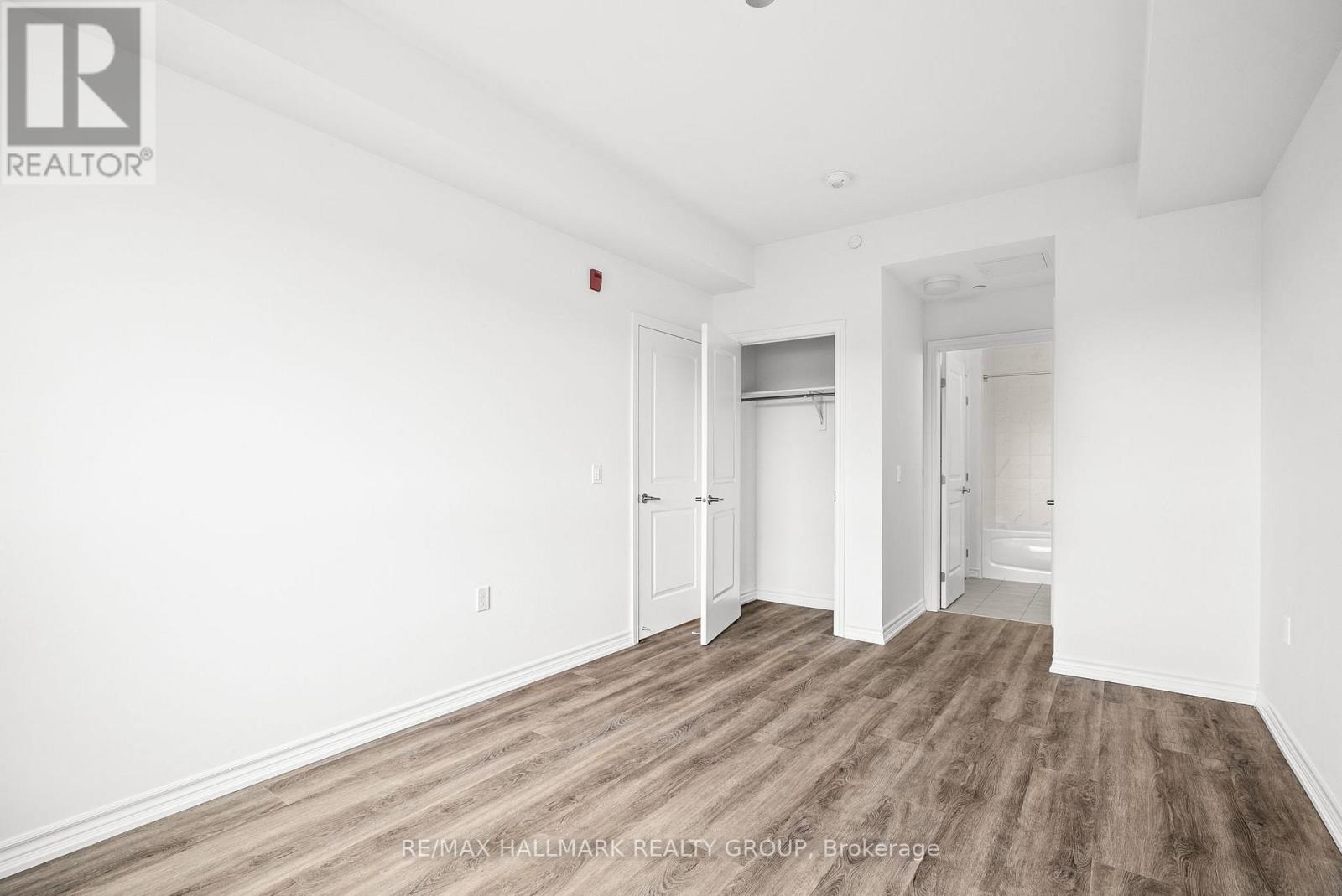 #218 1350 HEMLOCK ROAD - 23