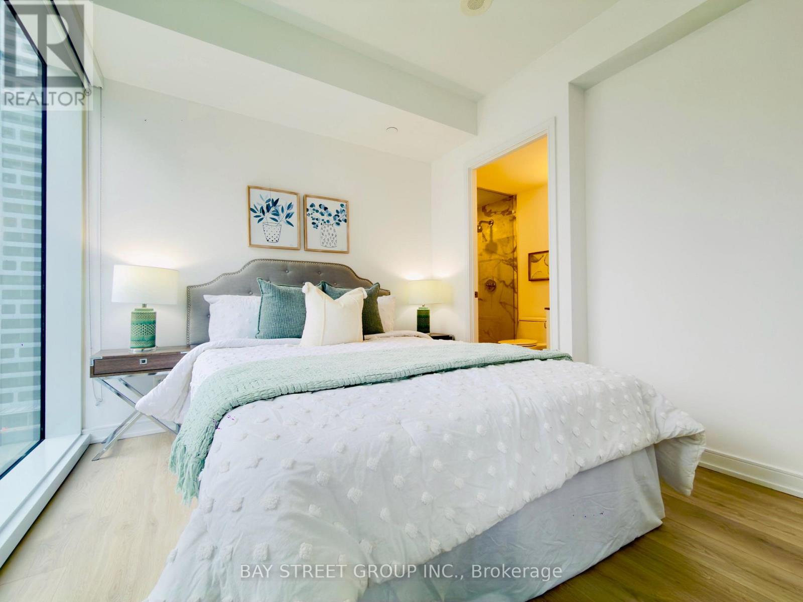 #1507 3 GLOUCESTER STREET - 29