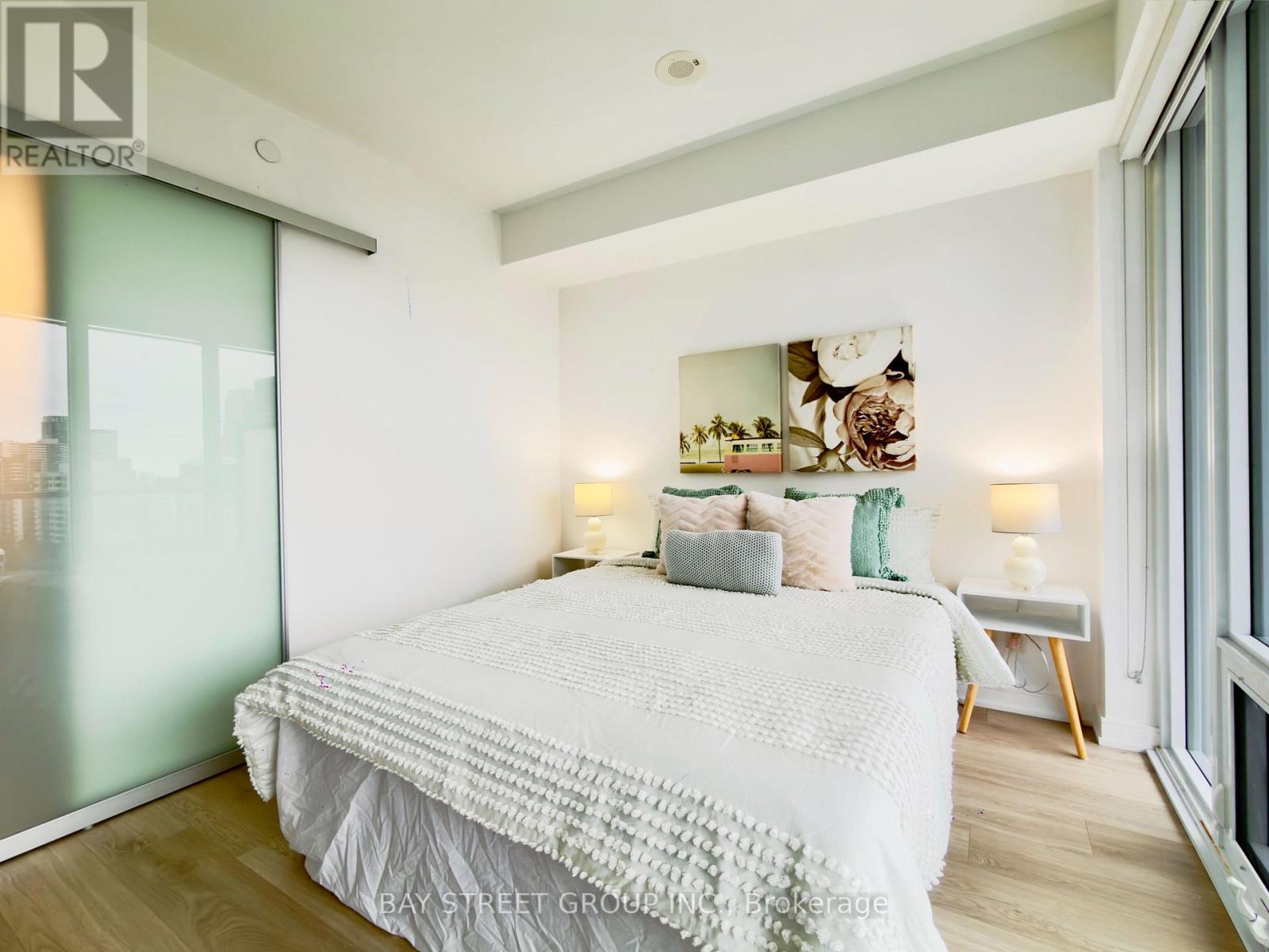 #1507 3 GLOUCESTER STREET - 35