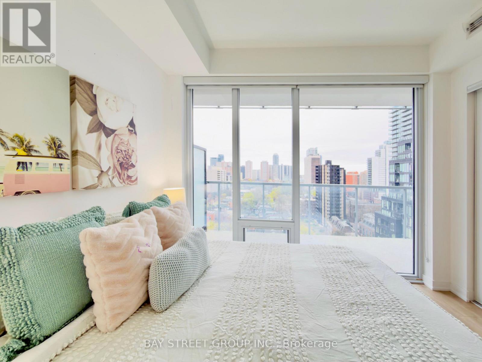 #1507 3 GLOUCESTER STREET - 38