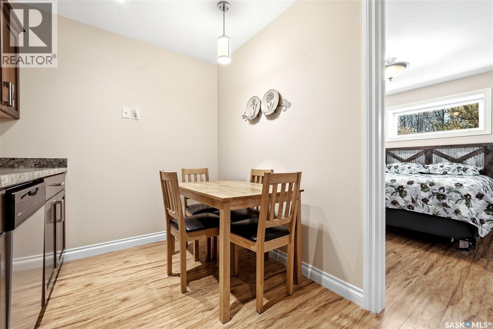 24 Bardel CRESCENT - 29