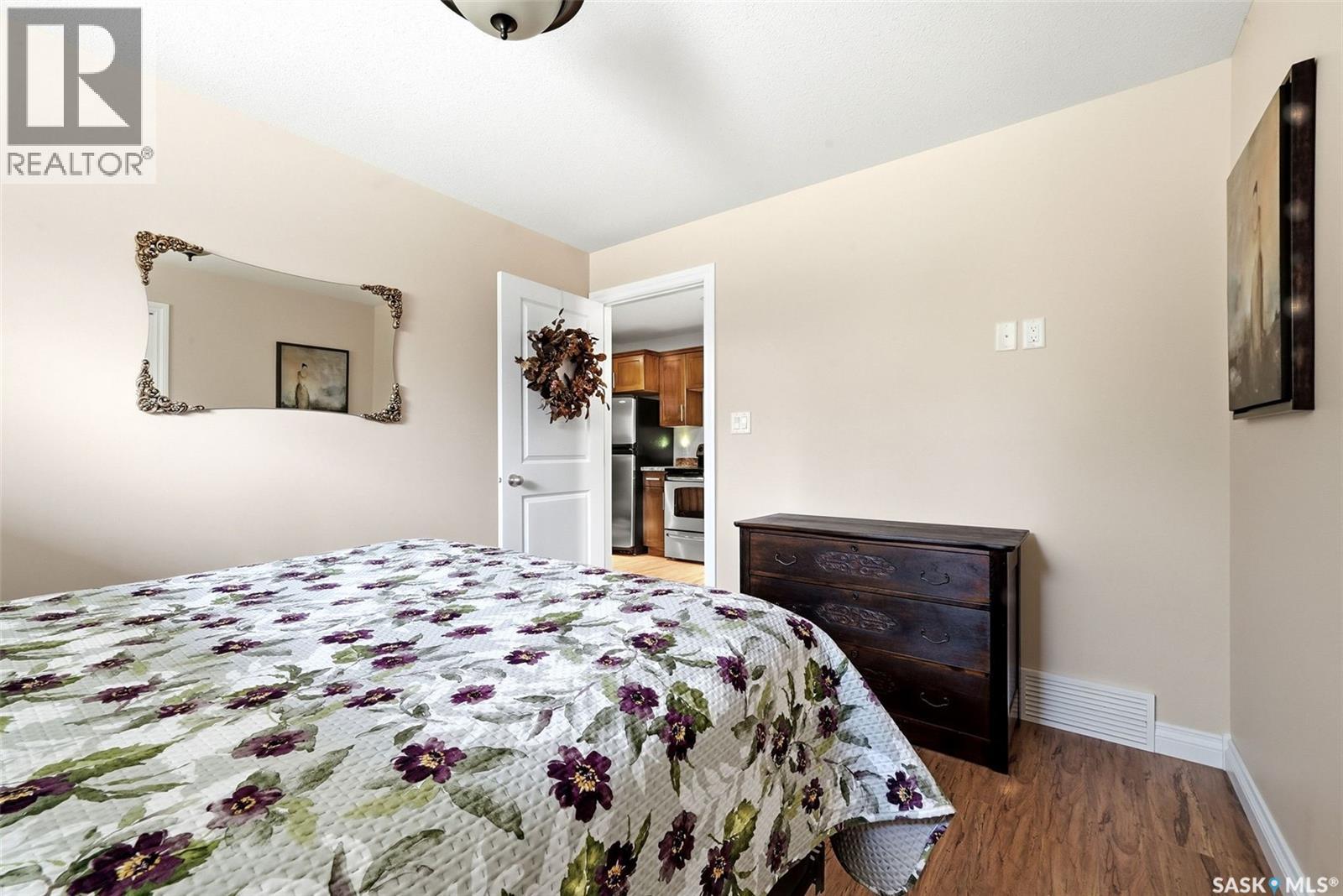 24 Bardel CRESCENT - 31