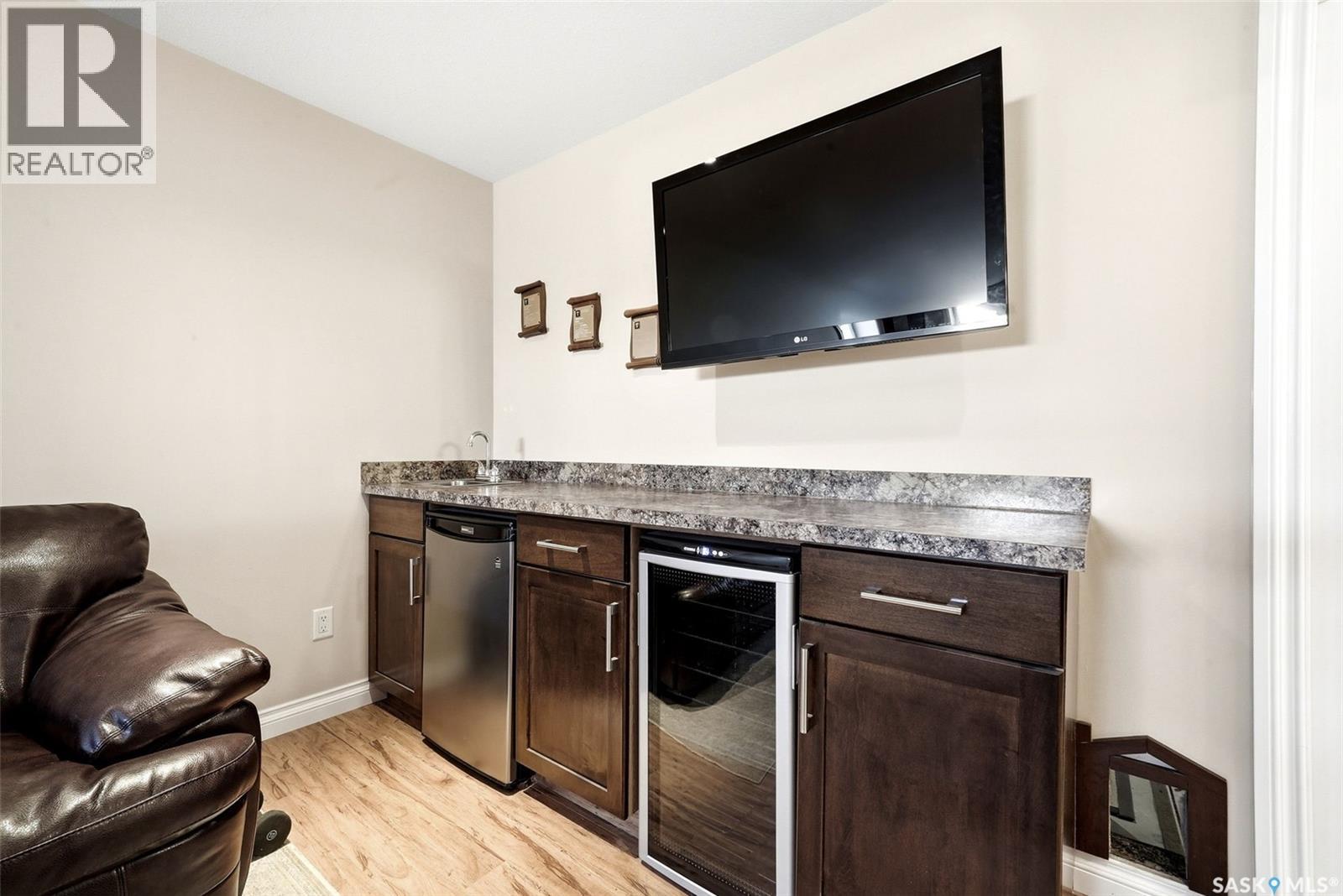 24 Bardel CRESCENT - 36