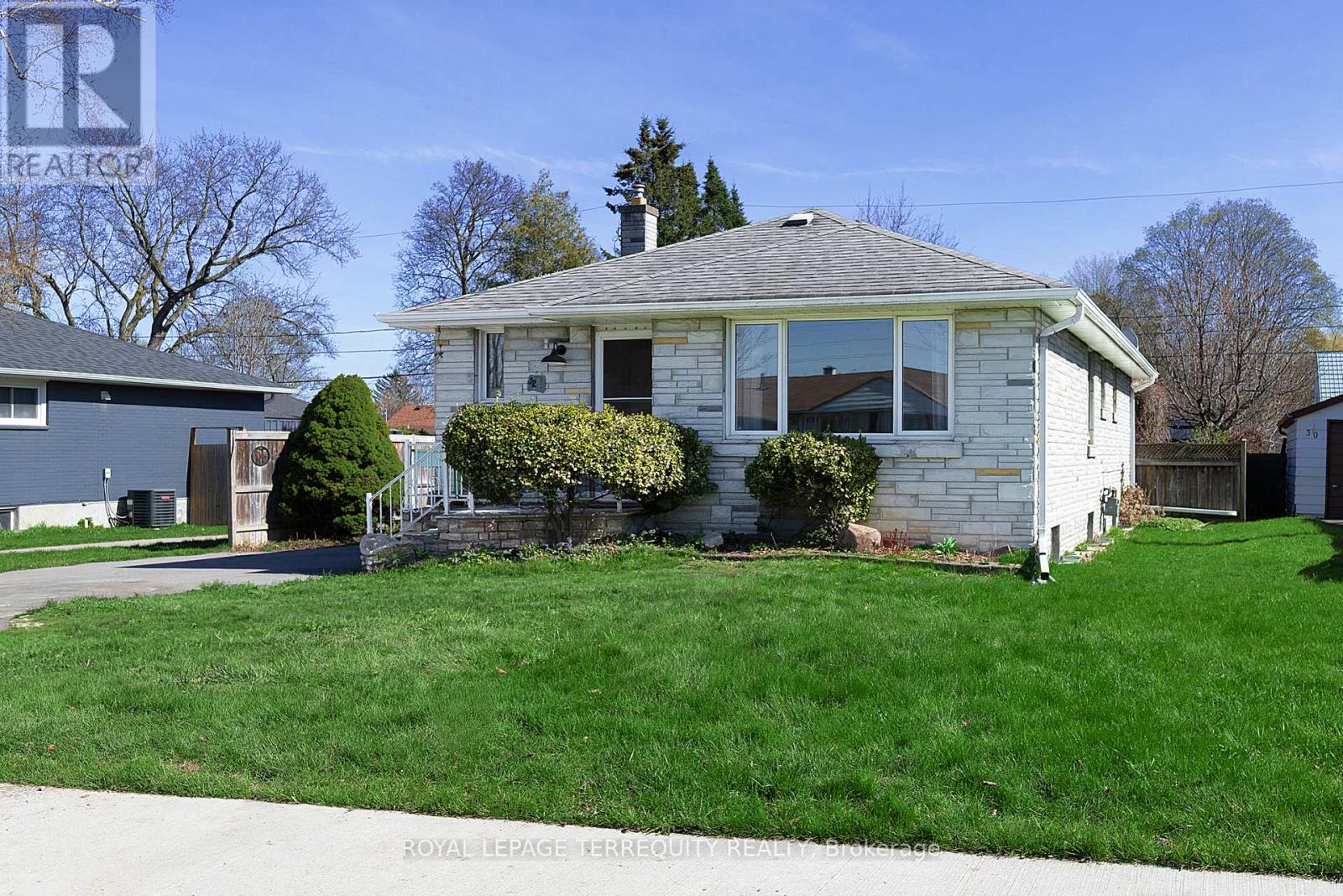 32 ADMIRAL ROAD - 30