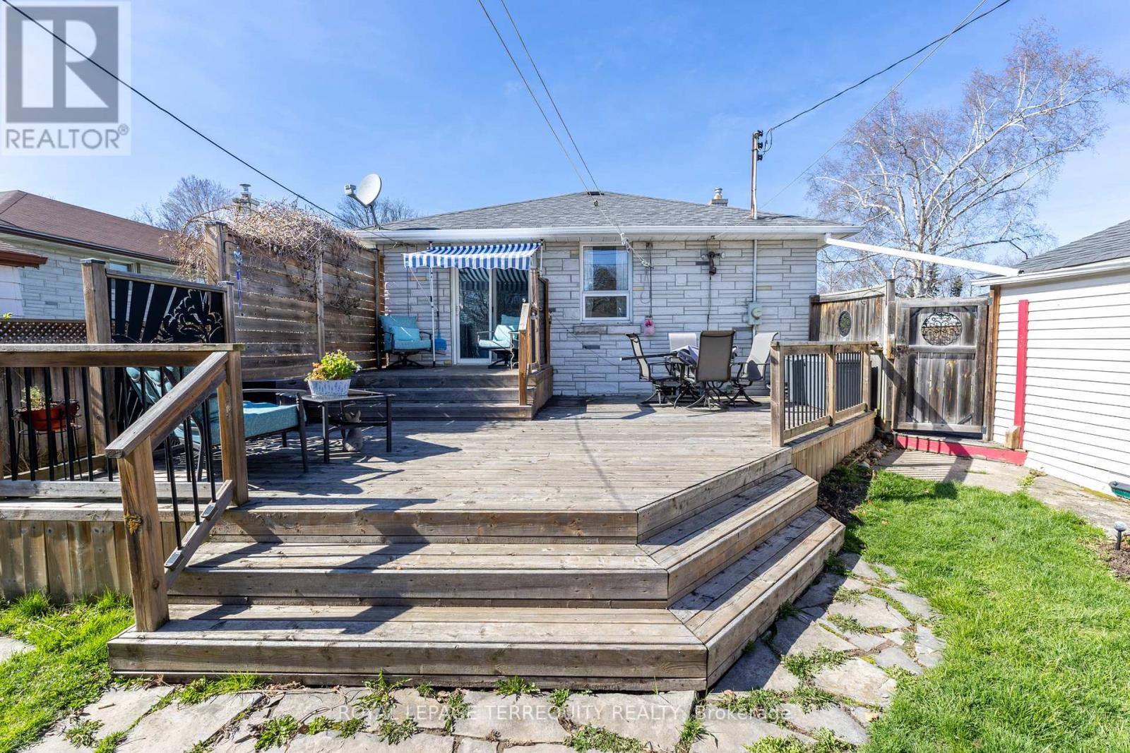 32 ADMIRAL ROAD - 33