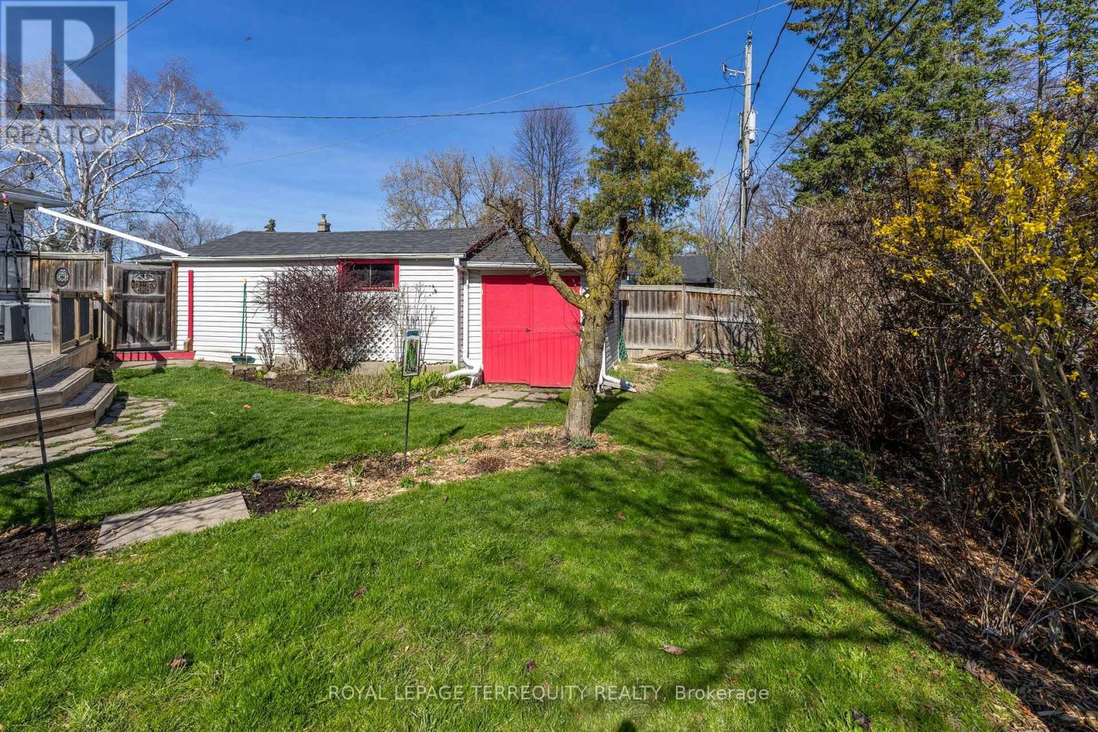 32 ADMIRAL ROAD - 34