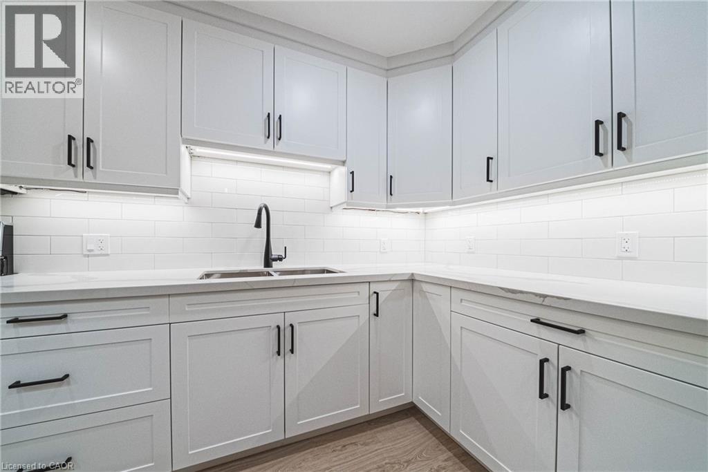 445 WOODVIEW Road Unit# 4, Burlington, Ontario, L7N2Z9 — Photo 13