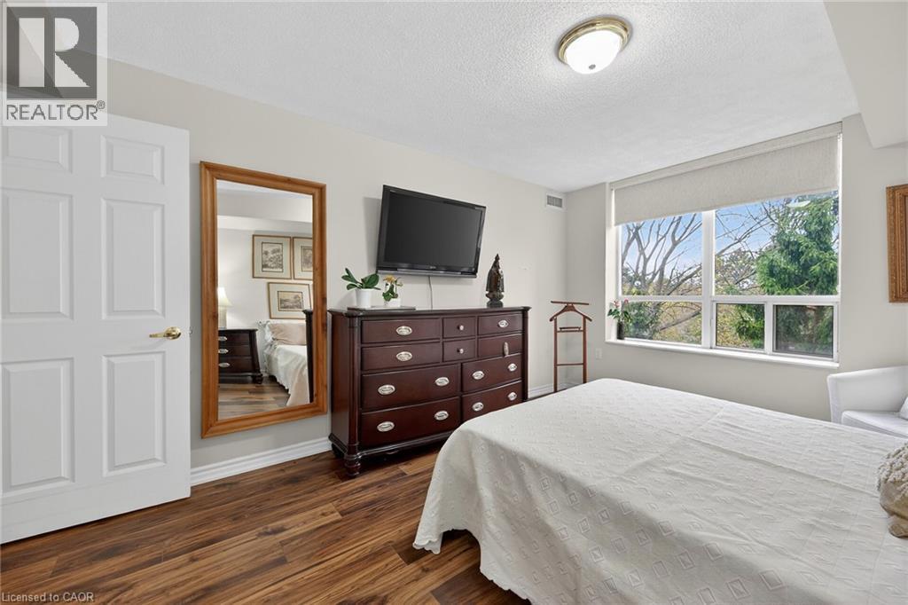 #1410 100 BURLOAK Drive - 20