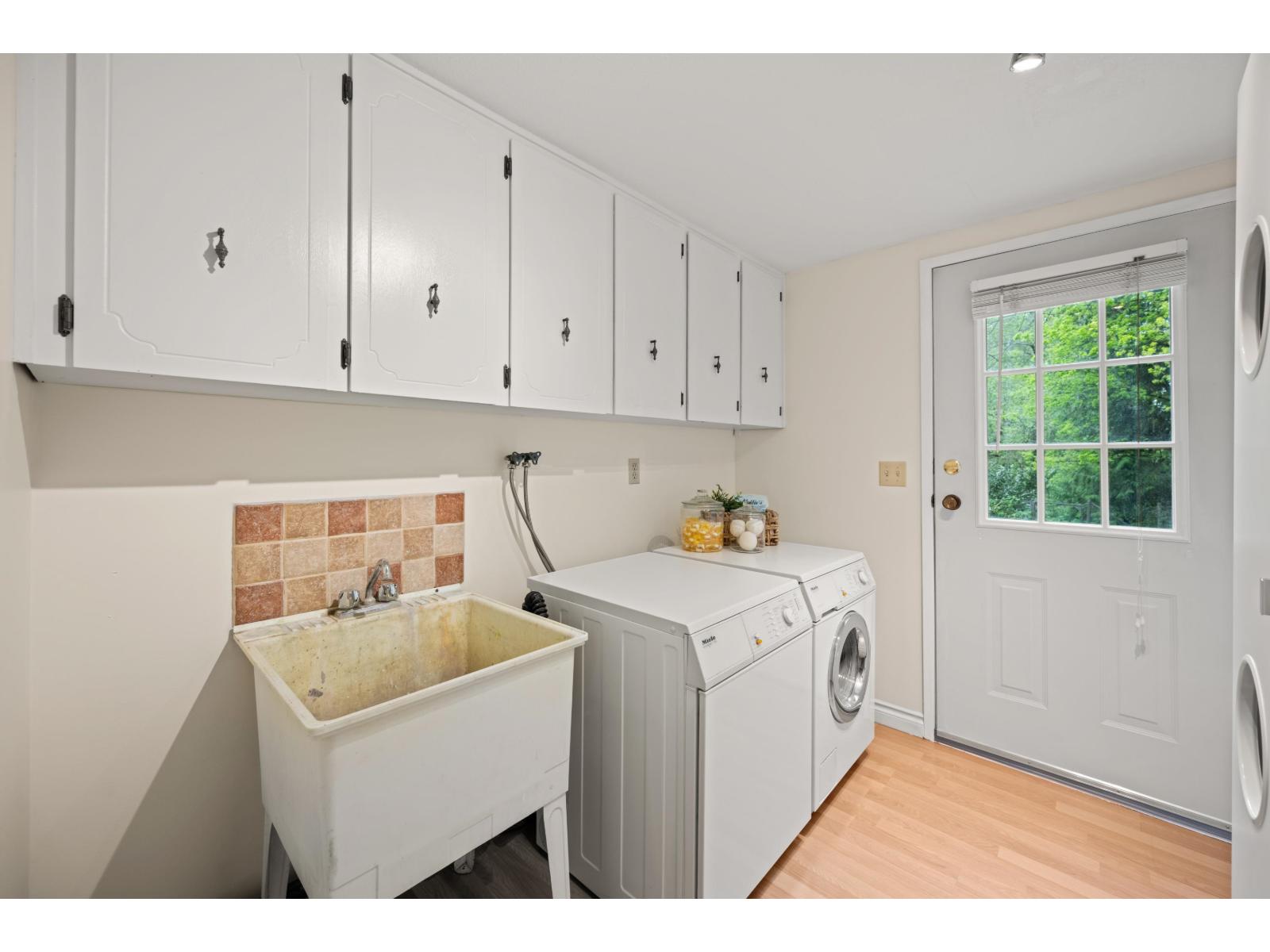 5 Bed, 3 Bath House for Sale in Langley – 20533 TELEGRAPH TRAIL, Langley - Image 2