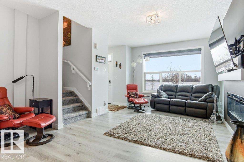 8018 KIRIAK LI SW, Edmonton