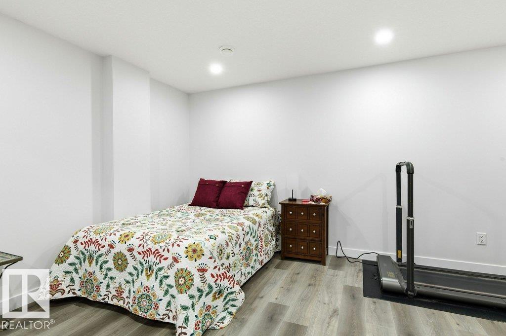 8018 KIRIAK LI SW, Edmonton