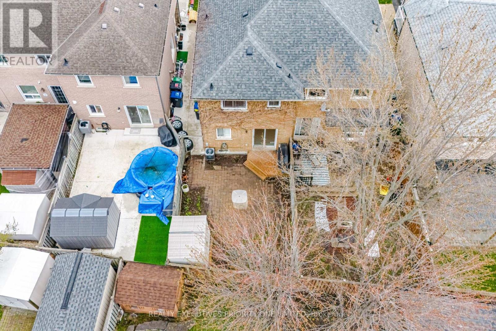 24 ARCHBURY CIRCLE - 31