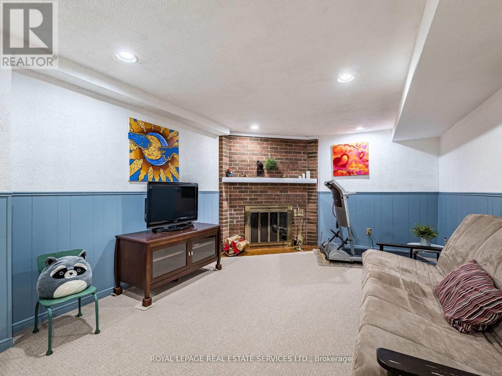 77 MARTINDALE CRESCENT - 31
