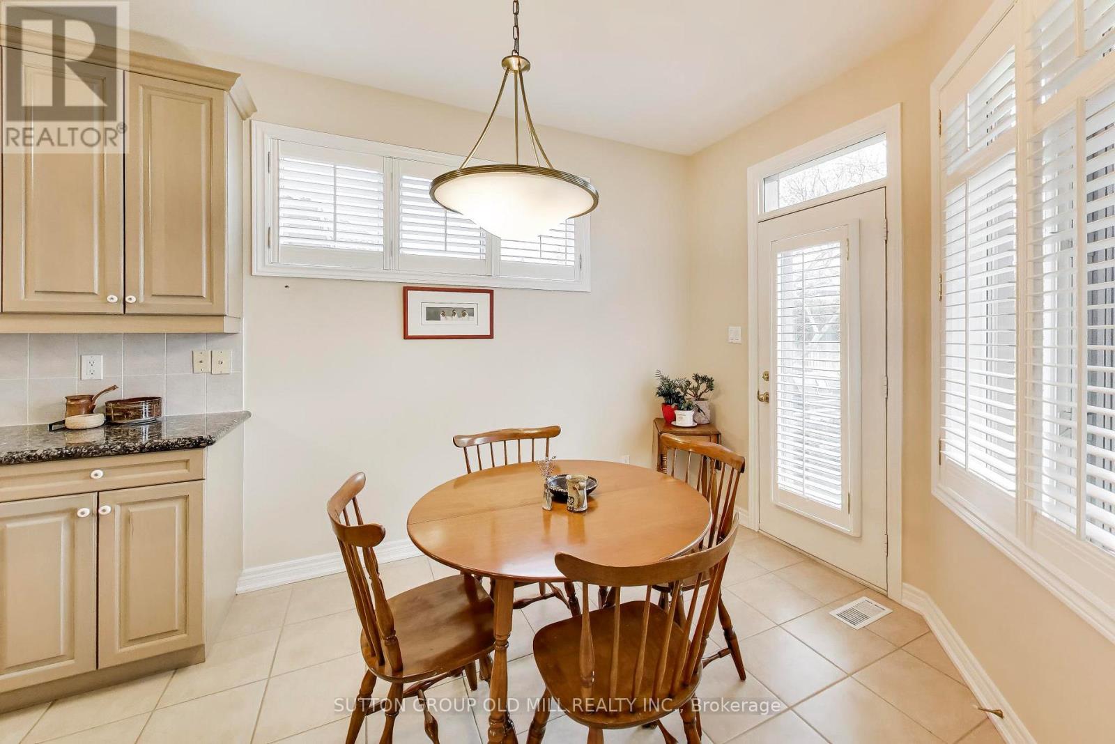 #16 2175 STAVEBANK ROAD - 16
