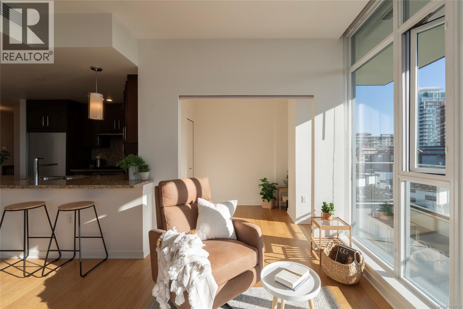 #803 373 Tyee Rd - 10
