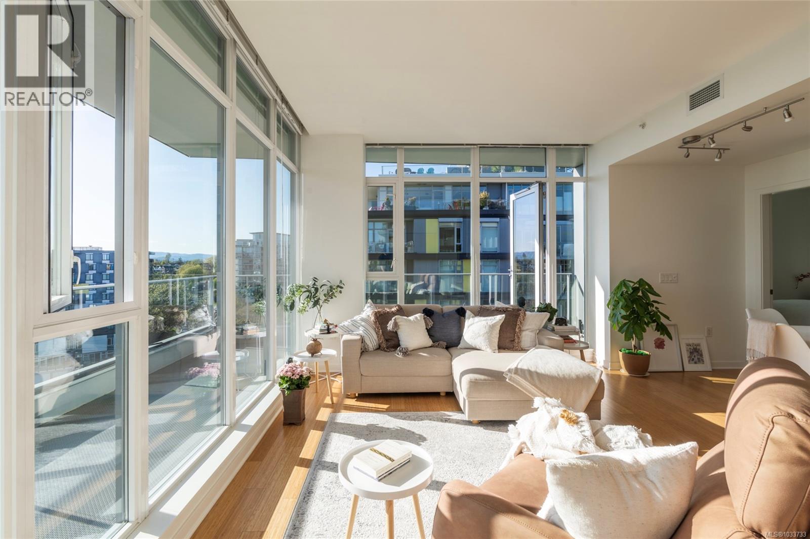 #803 373 Tyee Rd - 7