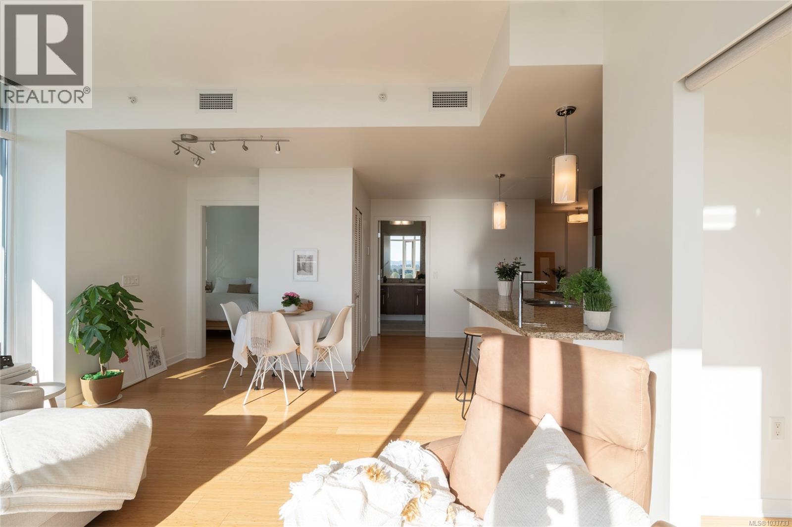 #803 373 Tyee Rd - 8
