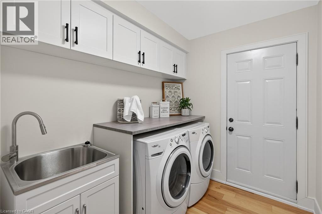 2347 TWEEDSMUIR Court, Burlington, Ontario, L7P4K9 — Photo 16