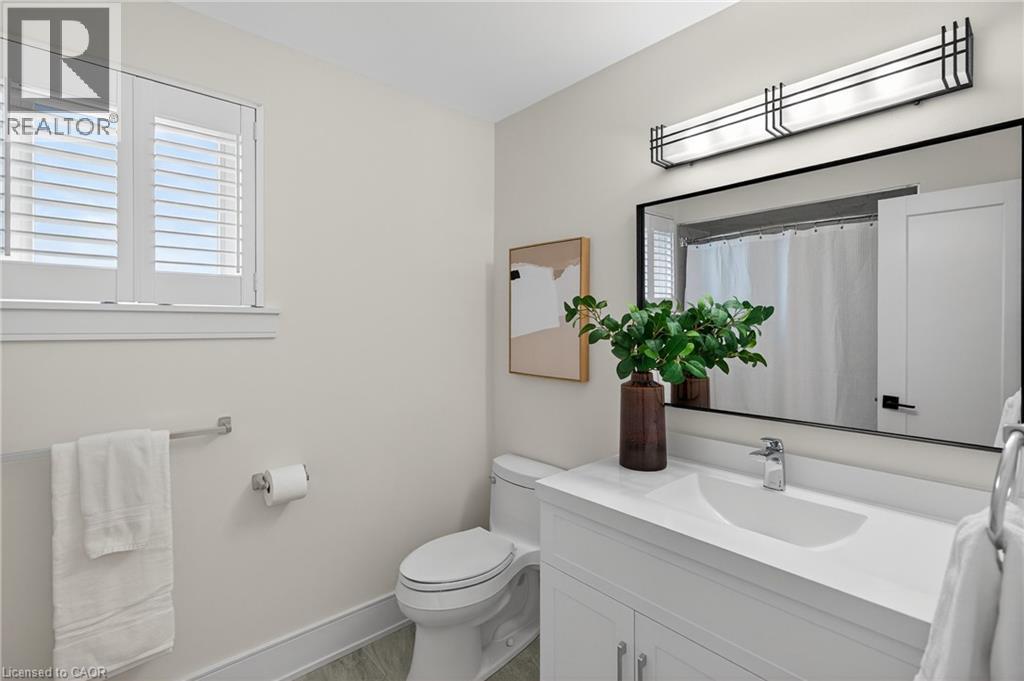 2347 TWEEDSMUIR Court, Burlington, Ontario, L7P4K9 — Photo 26