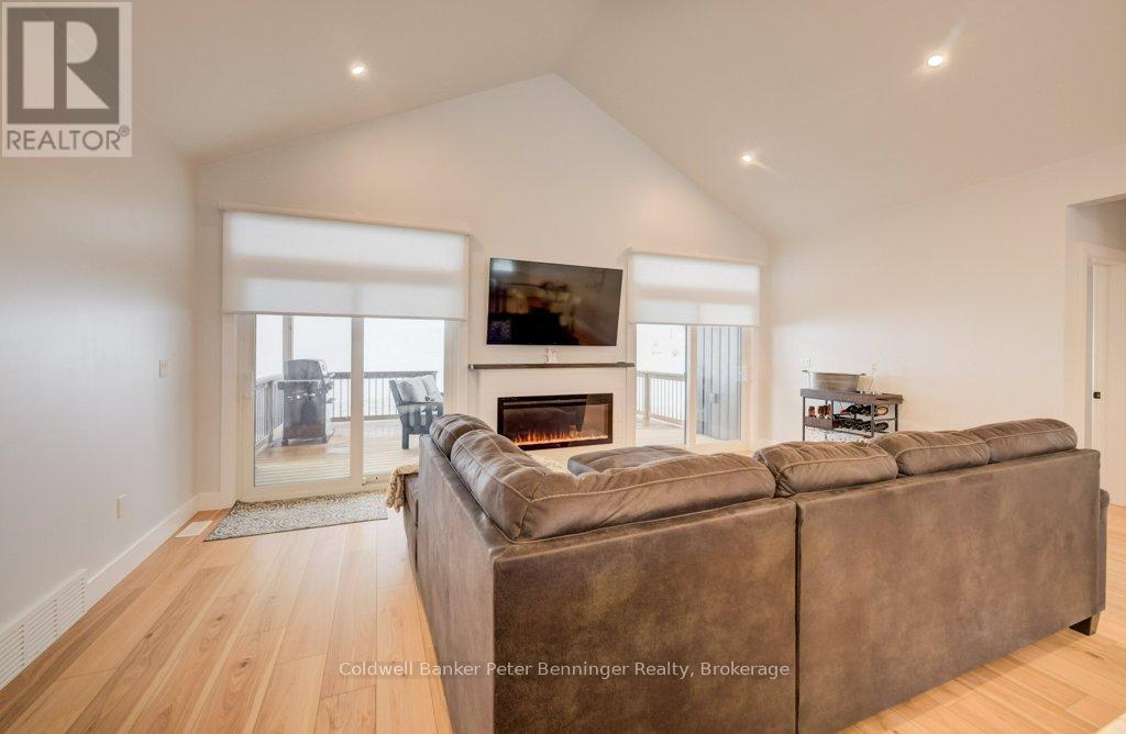 8 MEL STREET - 22