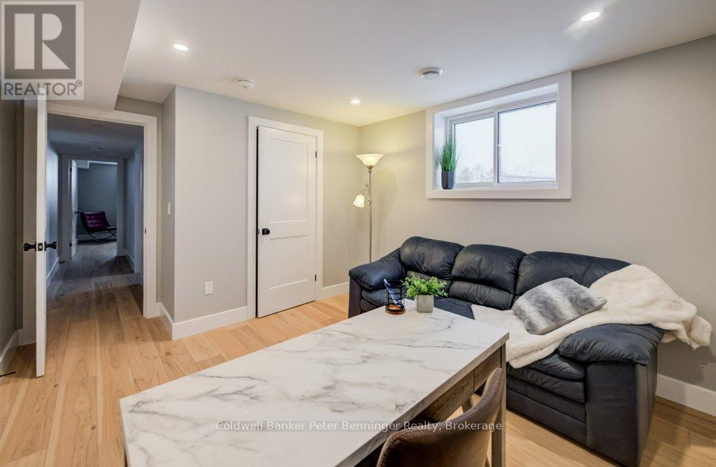 8 MEL STREET - 37