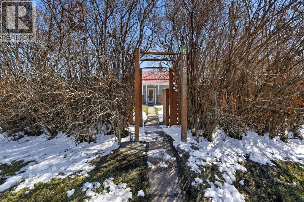 5019 58 Street, Lacombe