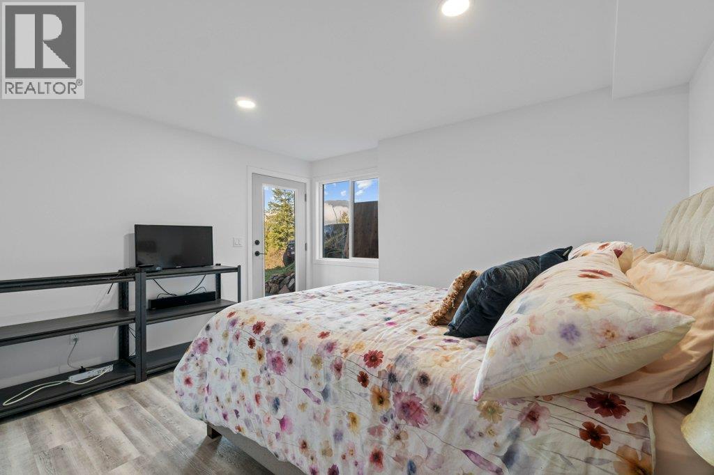 1321 10 Avenue NE - 24