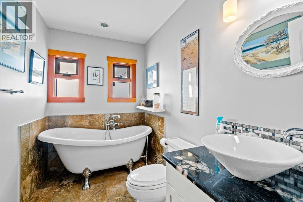 1321 10 Avenue NE - 30