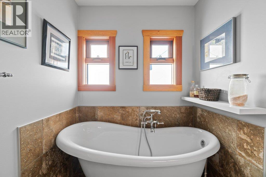 1321 10 Avenue NE - 28
