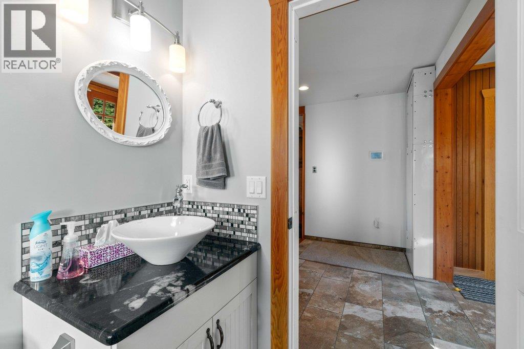 1321 10 Avenue NE - 29