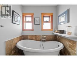 1321 10 Avenue Ne, Salmon Arm, BC V1E2V6 Photo 28