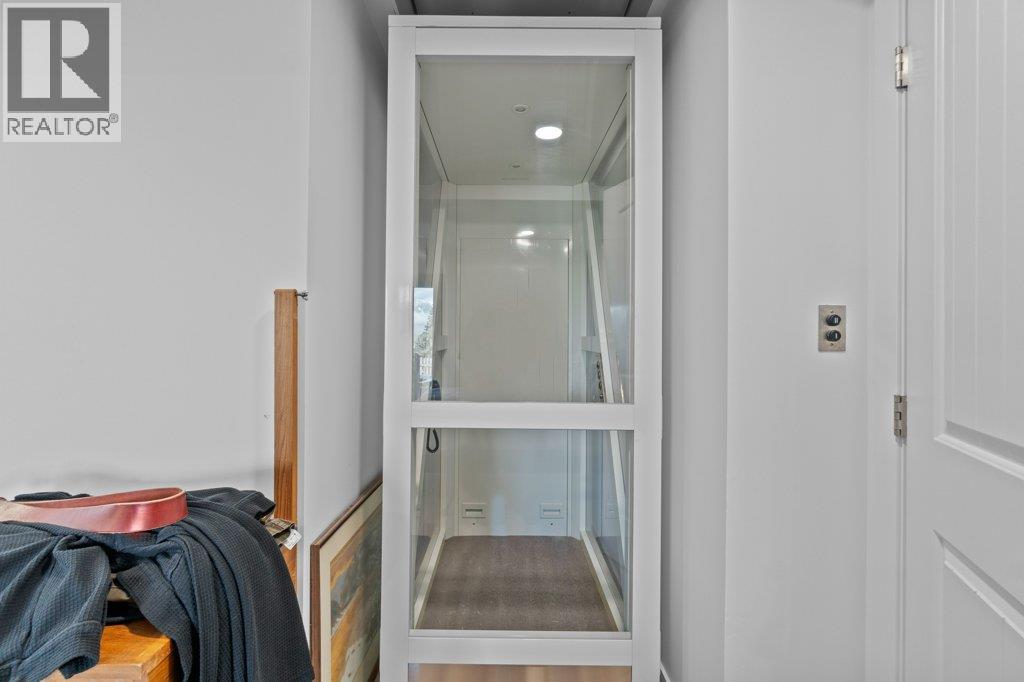 1321 10 Avenue NE - 19