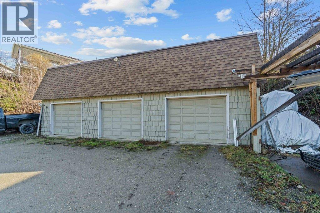 1321 10 Avenue NE - 10