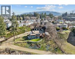 Foyer - 1321 10 Avenue Ne, Salmon Arm, BC V1E2V6 Photo 12