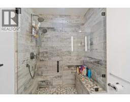 1321 10 Avenue Ne, Salmon Arm, BC V1E2V6 Photo 18